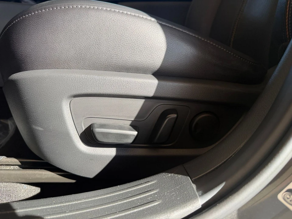 2025 Mazda CX-50 - Image 21 of 31