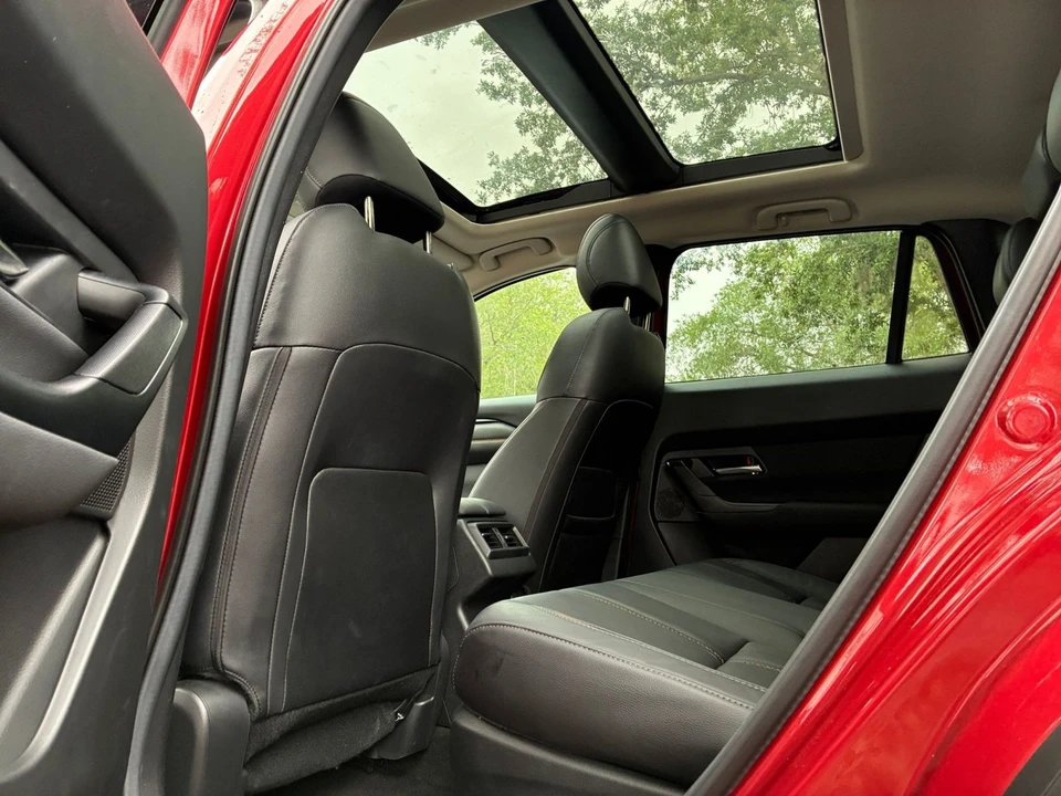 2025 Mazda CX-50 - Image 23 of 31
