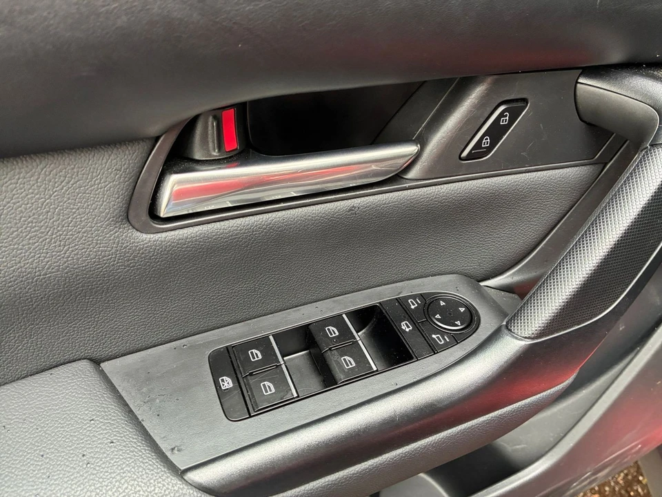 2025 Mazda CX-50 - Image 15 of 31