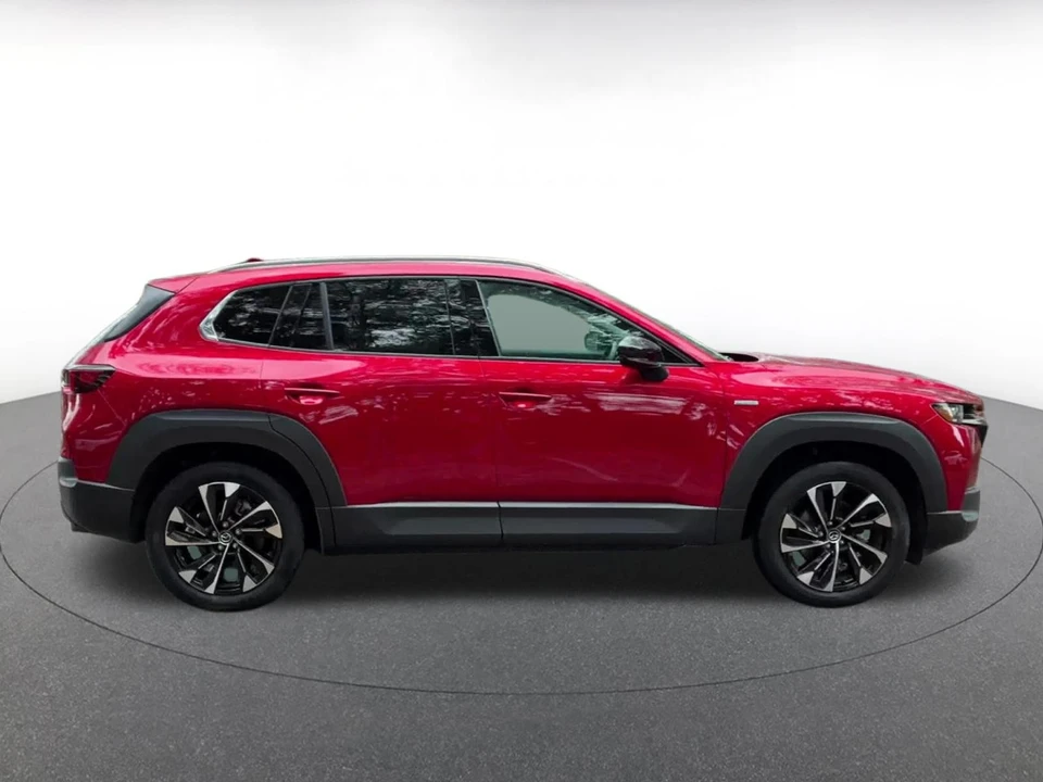 2025 Mazda CX-50 - Image 13 of 31