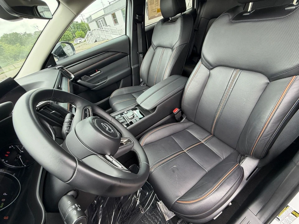 2025 Mazda CX-50 - Image 30 of 31