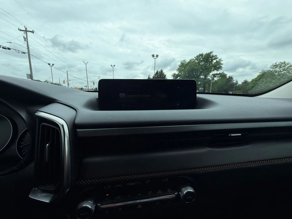 2025 Mazda CX-50 - Image 18 of 31