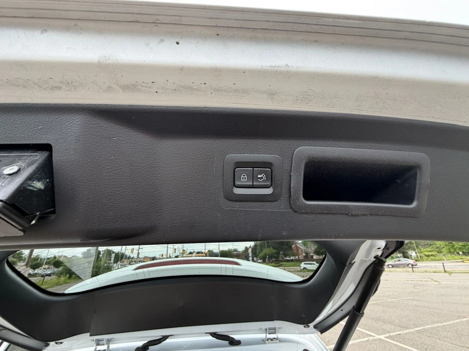 2025 Mazda CX-50 - Image 26 of 31
