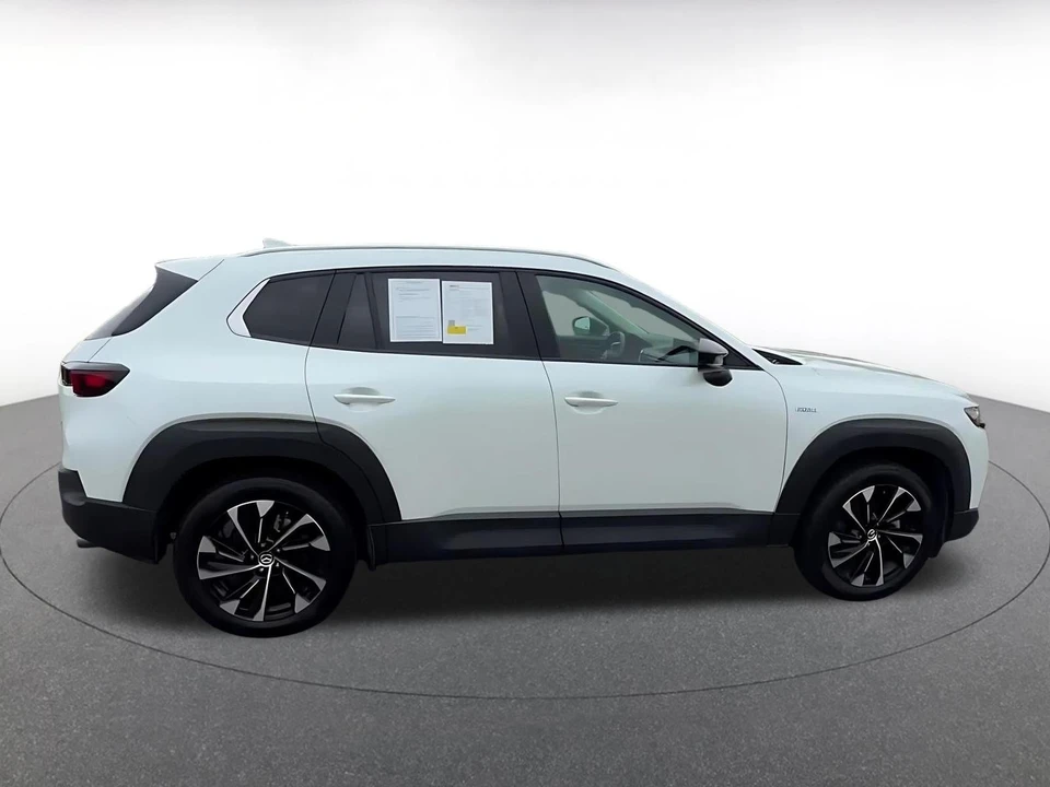 2025 Mazda CX-50 - Image 17 of 31
