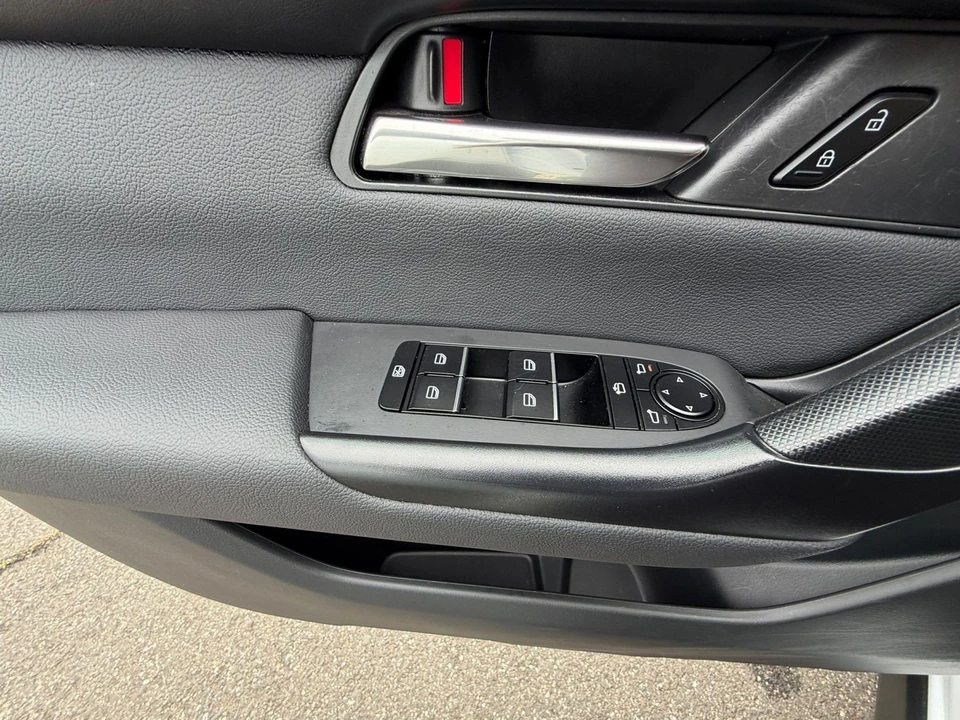 2025 Mazda CX-50 - Image 20 of 31