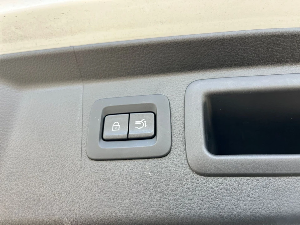 2025 Mazda CX-50 - Image 21 of 31