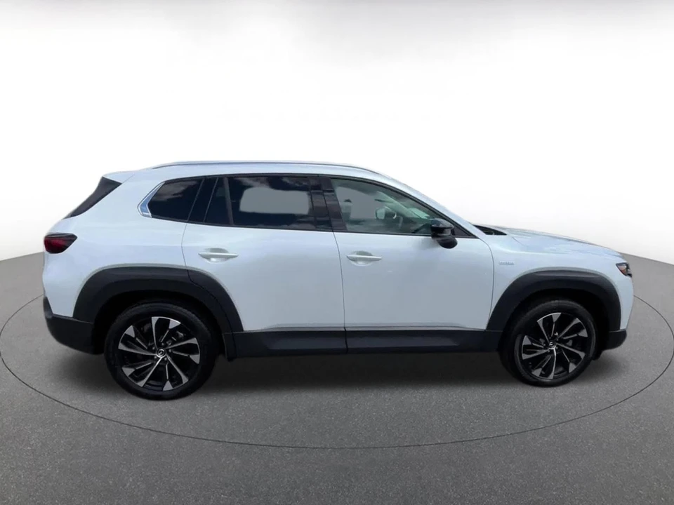 2025 Mazda CX-50 - Image 15 of 31