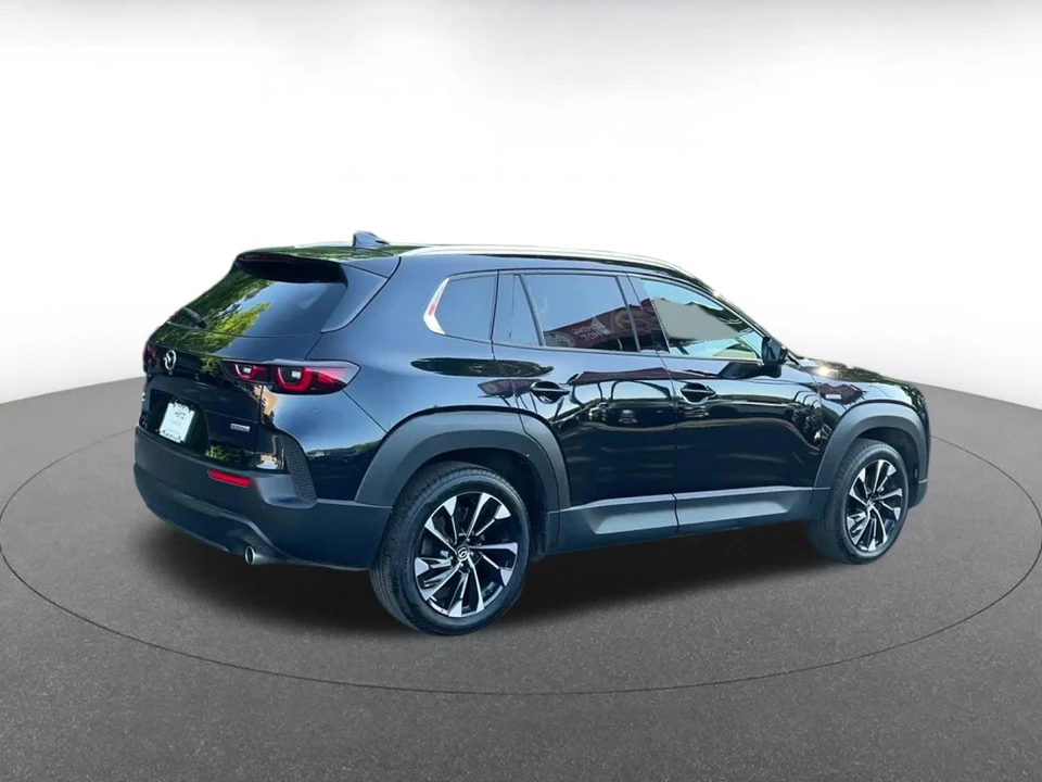 2025 Mazda CX-50 - Image 16 of 31