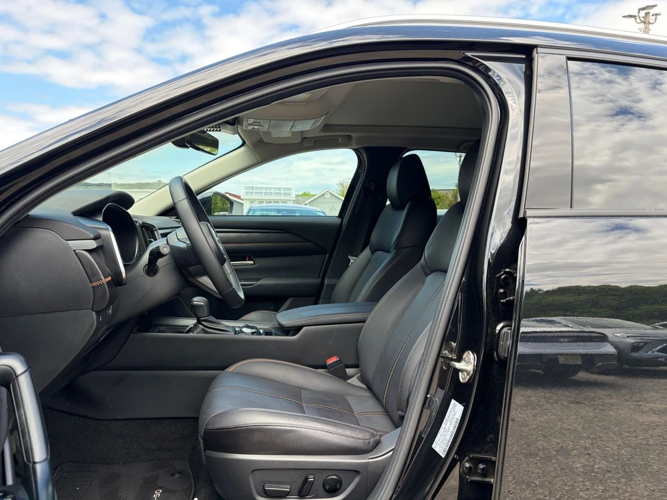 2025 Mazda CX-50 - Image 25 of 31