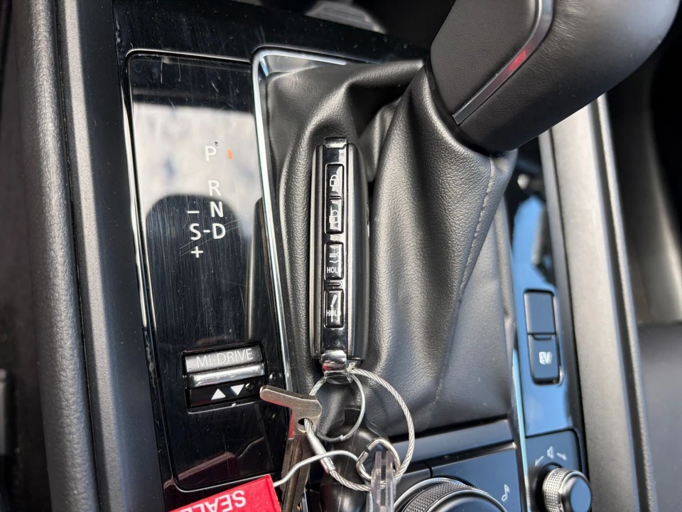 2025 Mazda CX-50 - Image 19 of 31