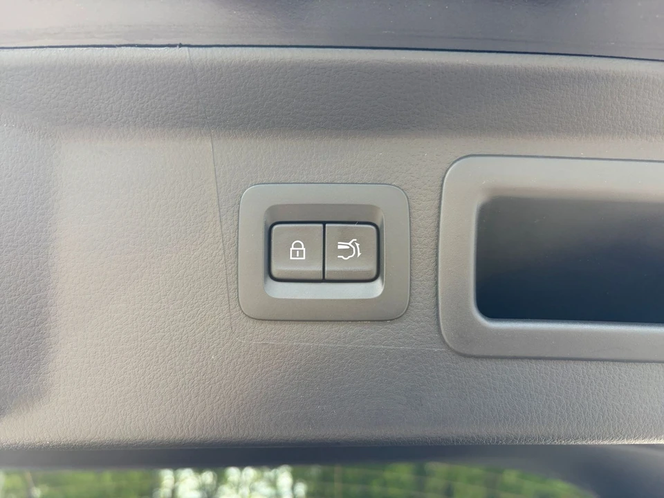 2025 Mazda CX-50 - Image 21 of 31