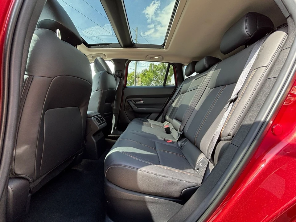 2025 Mazda CX-50 - Image 21 of 31