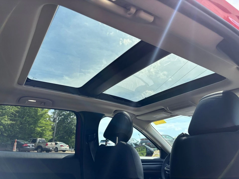 2025 Mazda CX-50 - Image 27 of 31