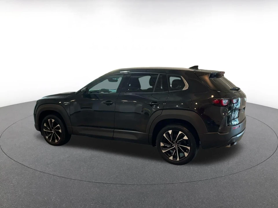 2025 Mazda CX-50 - Image 12 of 31