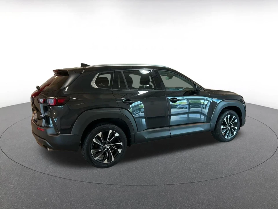 2025 Mazda CX-50 - Image 16 of 31