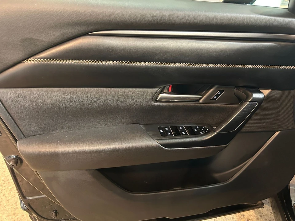 2025 Mazda CX-50 - Image 20 of 31