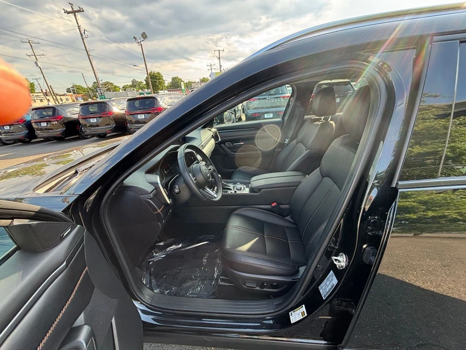 2025 Mazda CX-50 - Image 23 of 31