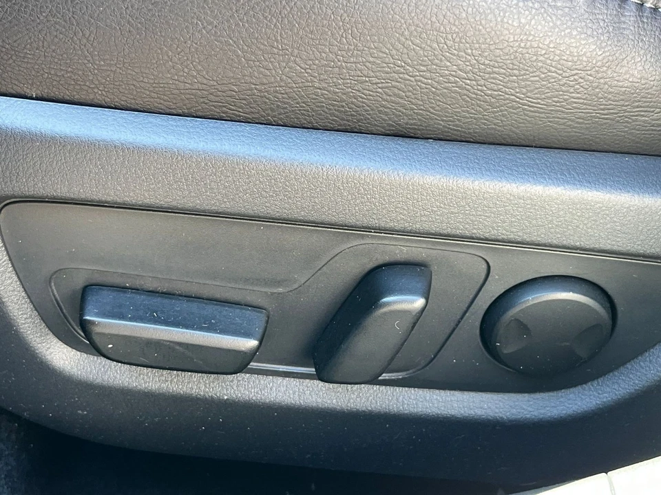 2025 Mazda CX-50 - Image 18 of 31