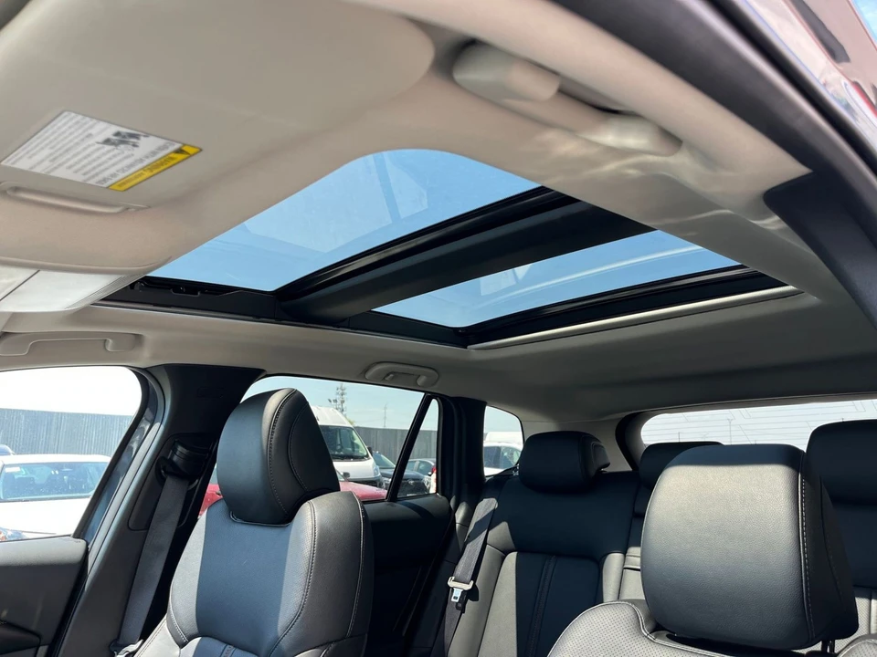 2025 Mazda CX-50 - Image 25 of 31