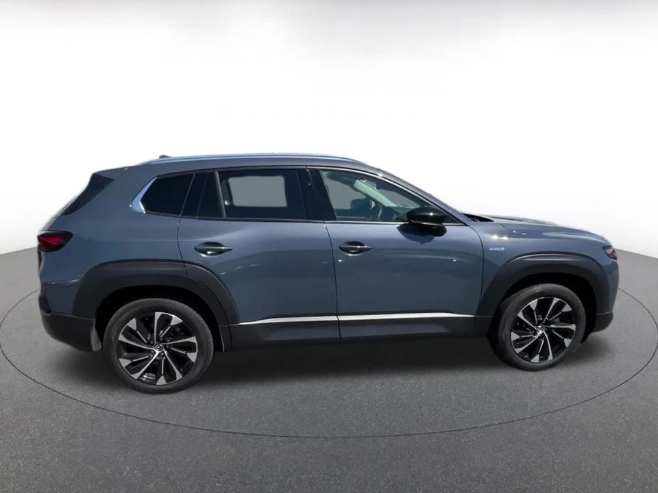 2025 Mazda CX-50 - Image 13 of 31