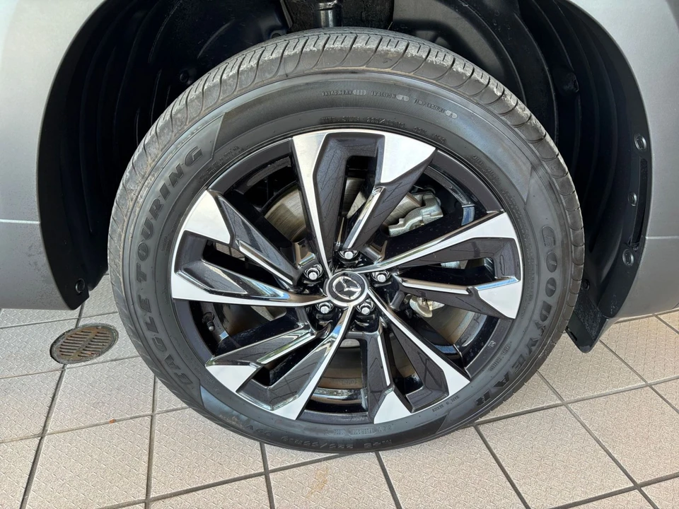 2025 Mazda CX-50 - Image 27 of 31