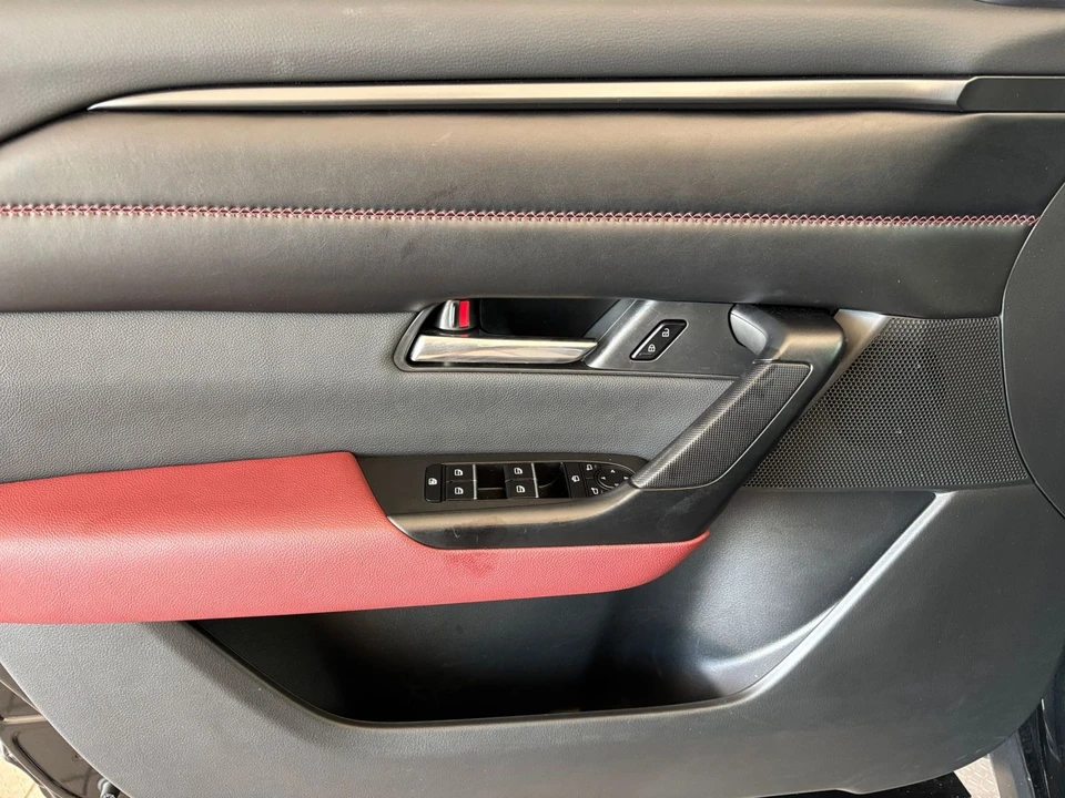 2025 Mazda CX-50 - Image 15 of 31