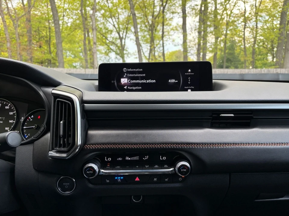 2025 Mazda CX-50 - Image 18 of 31