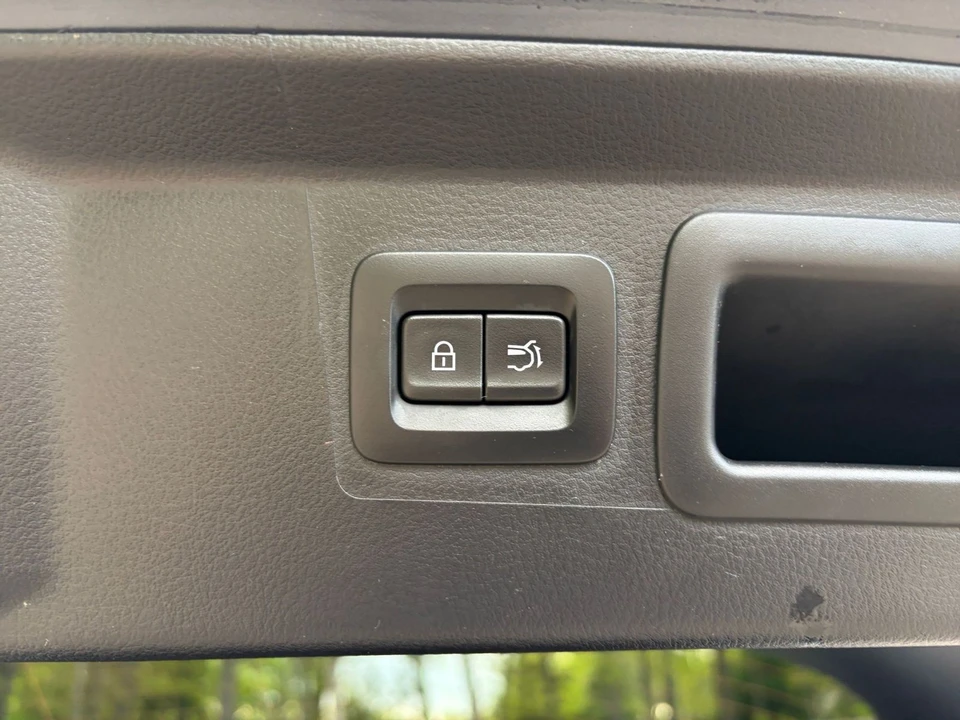2025 Mazda CX-50 - Image 26 of 31