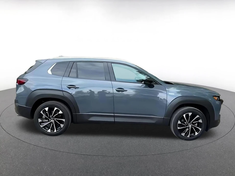 2025 Mazda CX-50 - Image 18 of 31