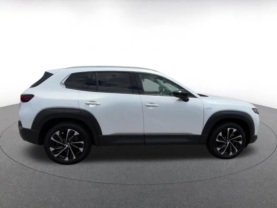 2025 Mazda CX-50 - Image 15 of 31