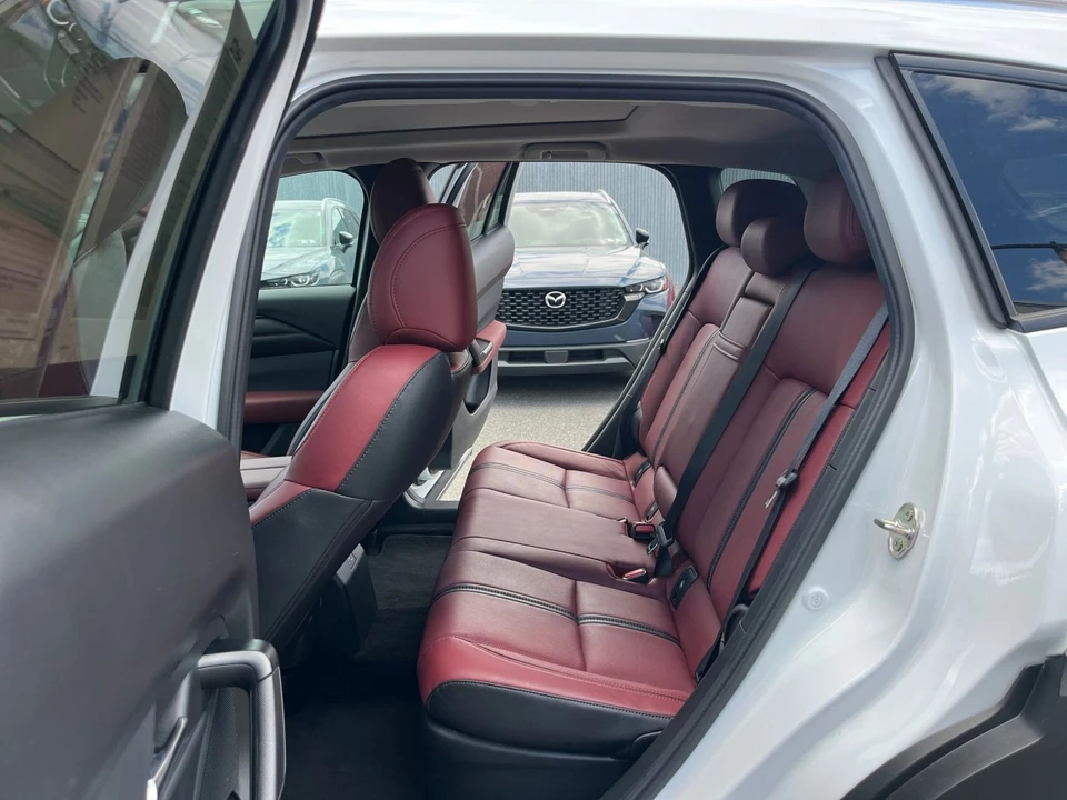 2025 Mazda CX-50 - Image 29 of 31