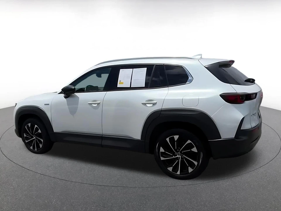2025 Mazda CX-50 - Image 12 of 31