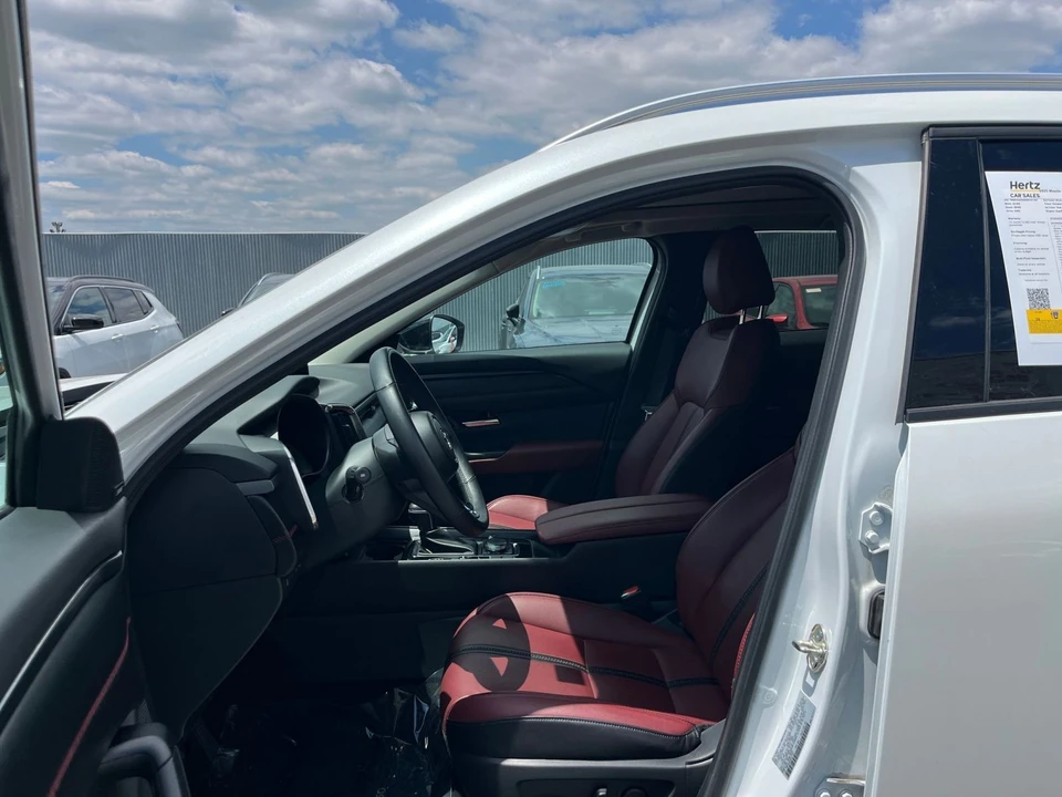 2025 Mazda CX-50 - Image 30 of 31