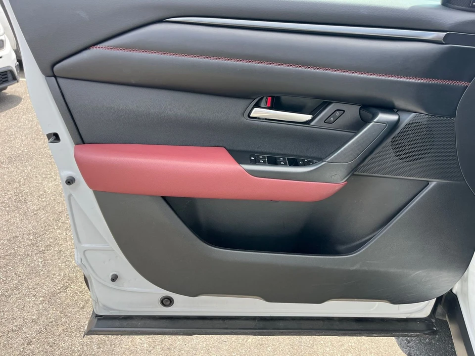 2025 Mazda CX-50 - Image 20 of 31