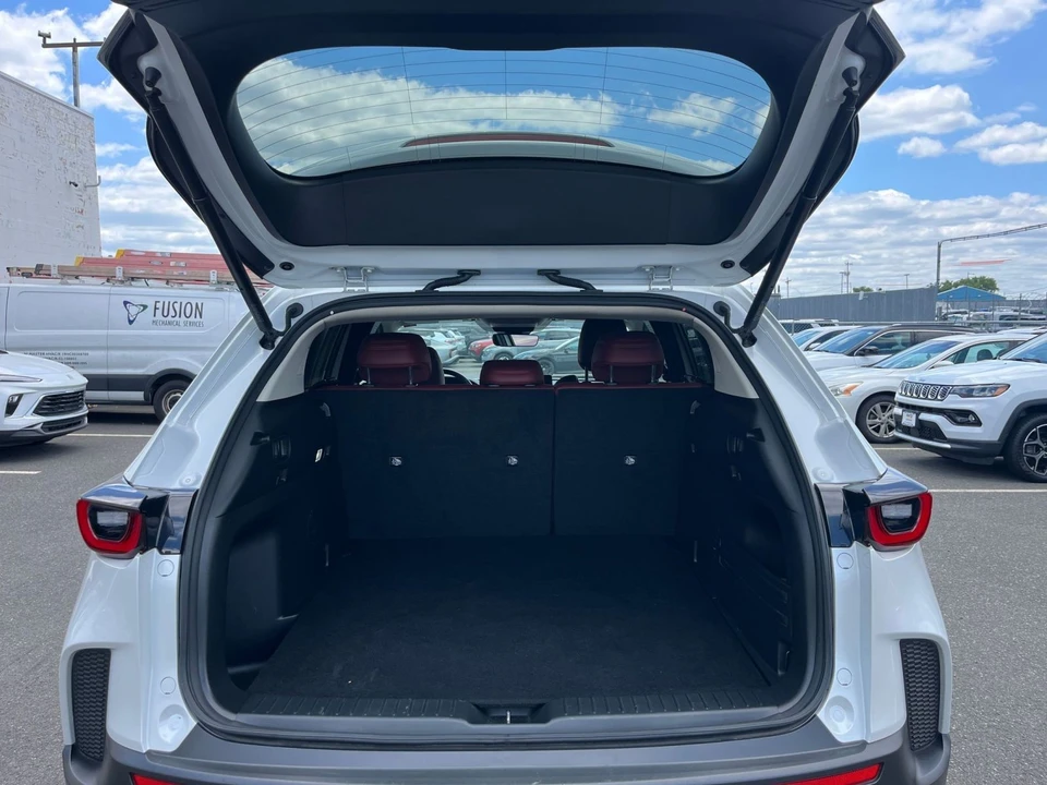 2025 Mazda CX-50 - Image 30 of 31