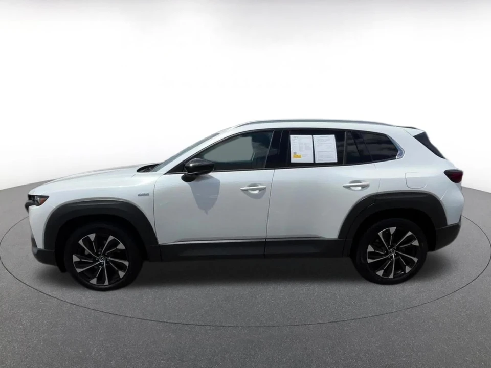 2025 Mazda CX-50 - Image 8 of 31