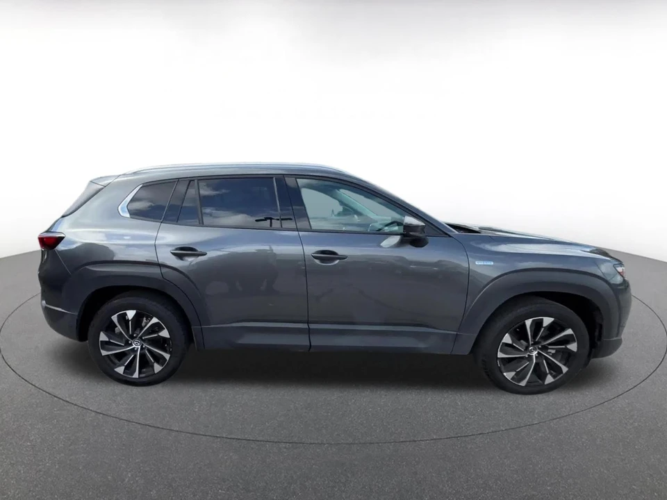 2025 Mazda CX-50 - Image 18 of 31