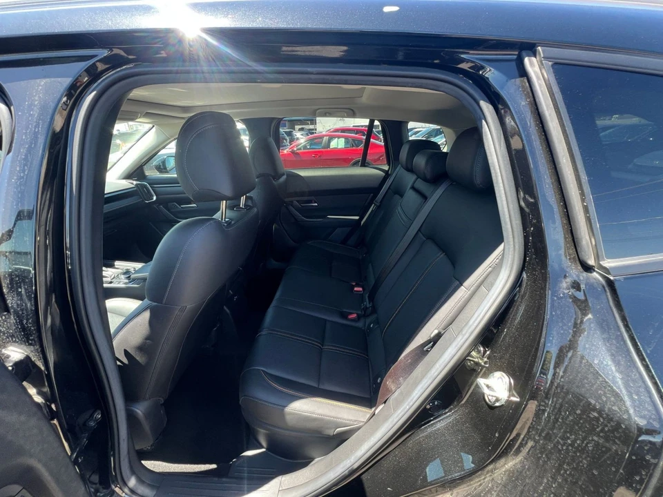2025 Mazda CX-50 - Image 22 of 31