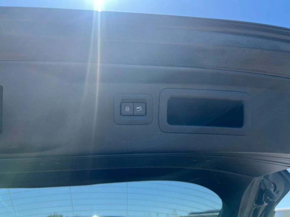 2025 Mazda CX-50 - Image 17 of 31