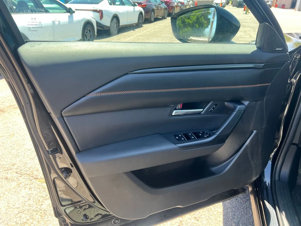 2025 Mazda CX-50 - Image 15 of 31