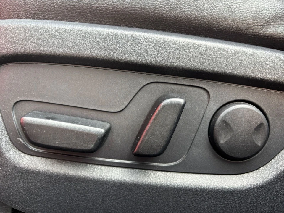 2025 Mazda CX-50 - Image 18 of 31