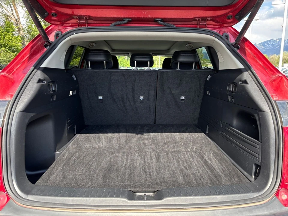 2025 Mazda CX-50 - Image 28 of 31