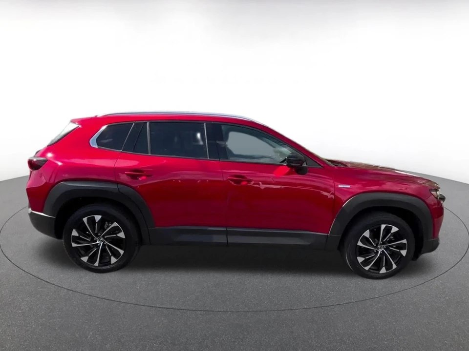 2025 Mazda CX-50 - Image 13 of 31