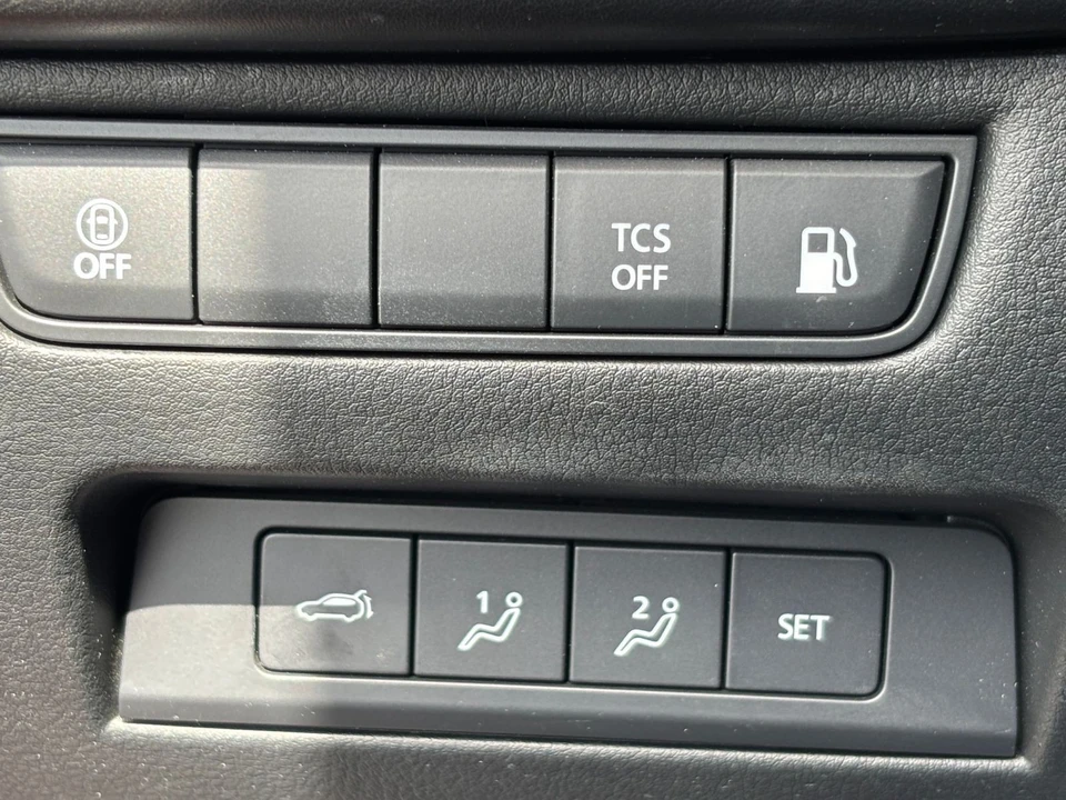 2025 Mazda CX-50 - Image 19 of 31