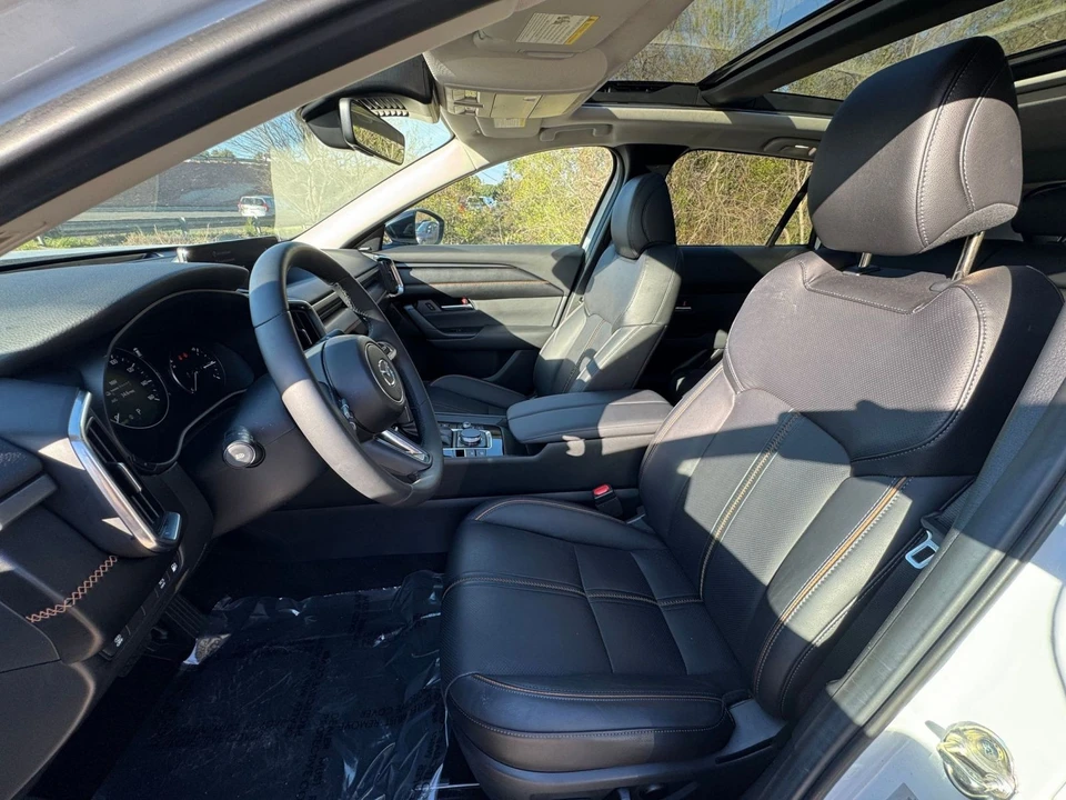 2025 Mazda CX-50 - Image 29 of 31