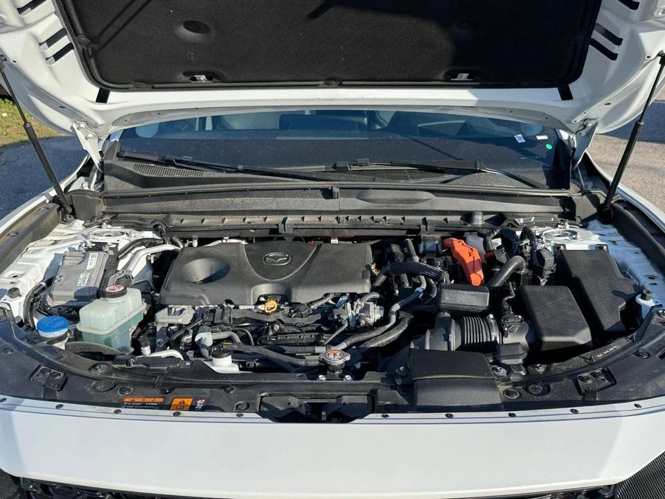 2025 Mazda CX-50 - Image 25 of 31