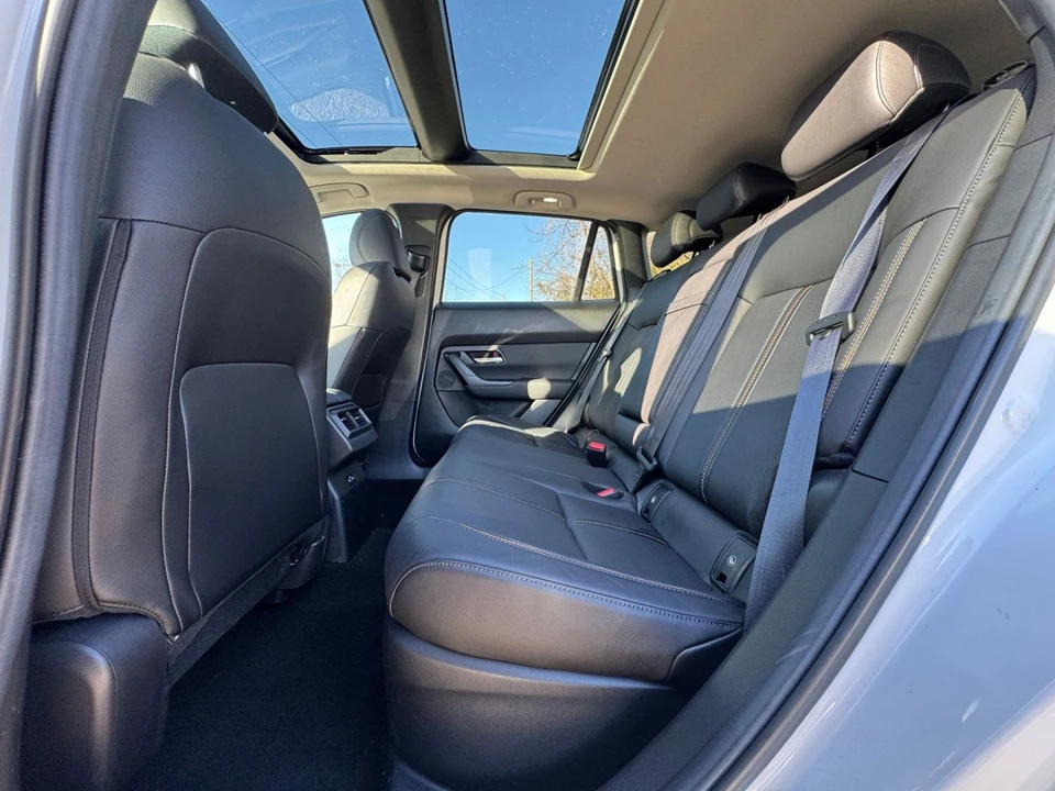 2025 Mazda CX-50 - Image 19 of 31