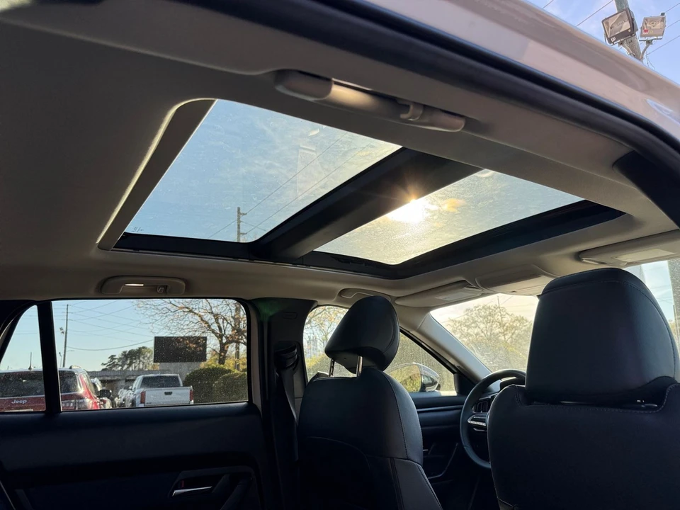 2025 Mazda CX-50 - Image 21 of 31