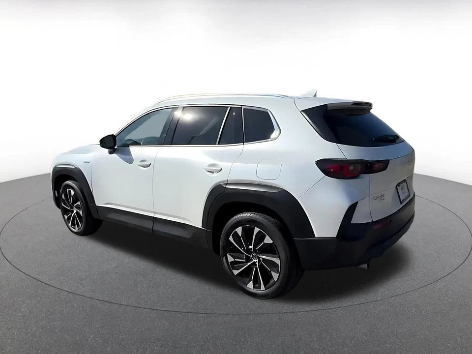 2025 Mazda CX-50 - Image 8 of 31