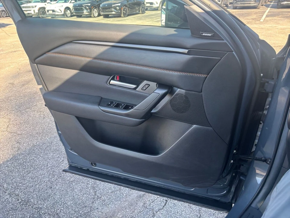 2025 Mazda CX-50 - Image 17 of 31